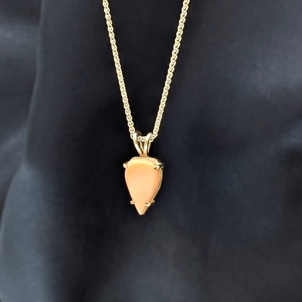 eclat-adi-collier-argent-coquille-lambi-couleur-peche